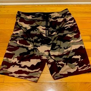 Size 34 O’Neill board shorts NWOT